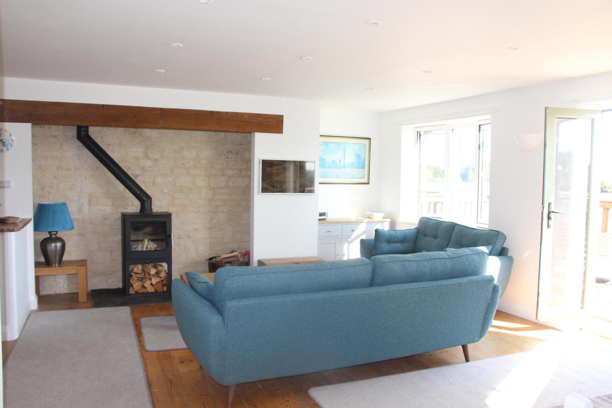 Coot Cottage - Holiday House With Fantastic Lake Views Somerford Keynes 외부 사진