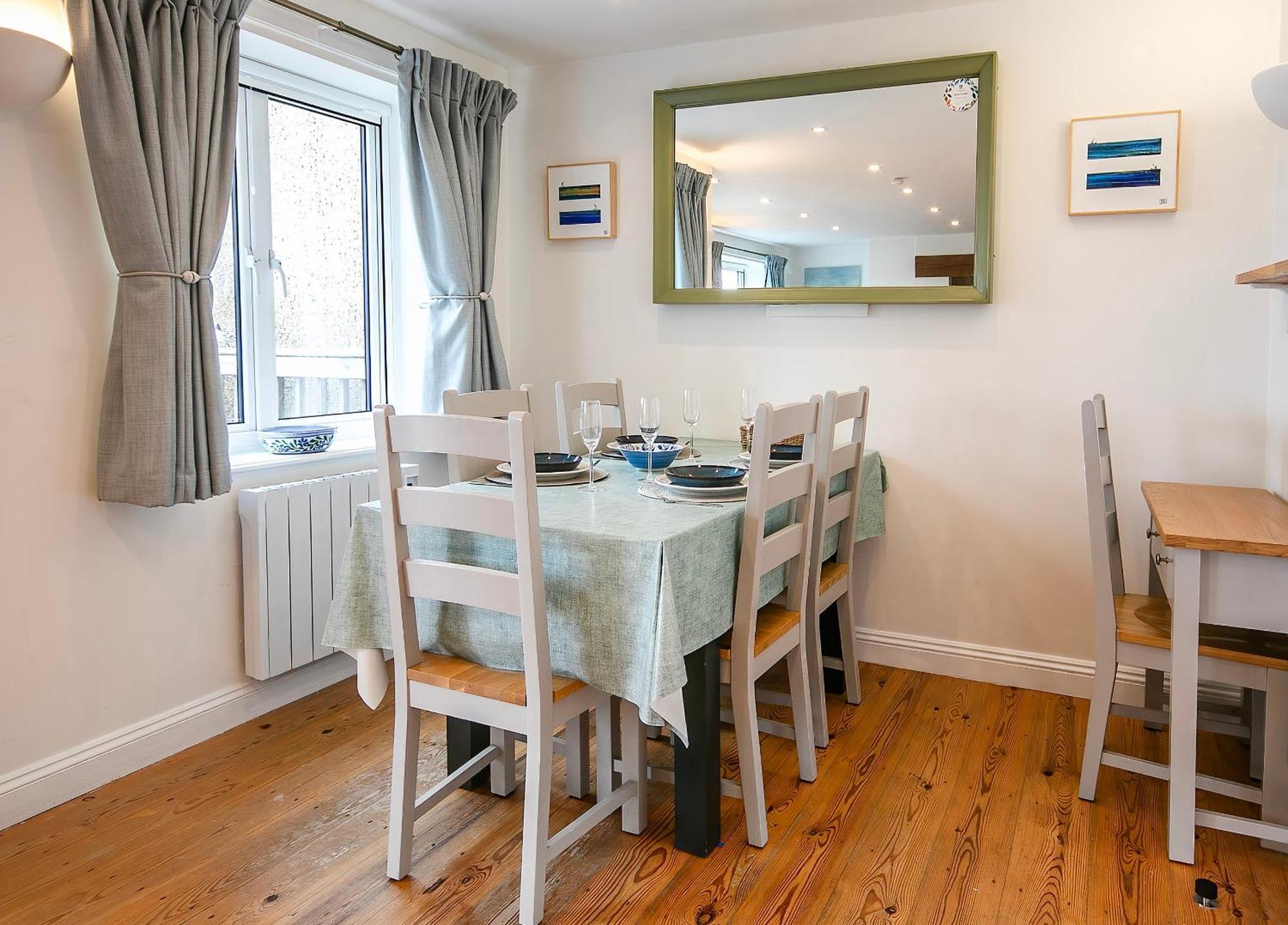Coot Cottage - Holiday House With Fantastic Lake Views Somerford Keynes 외부 사진